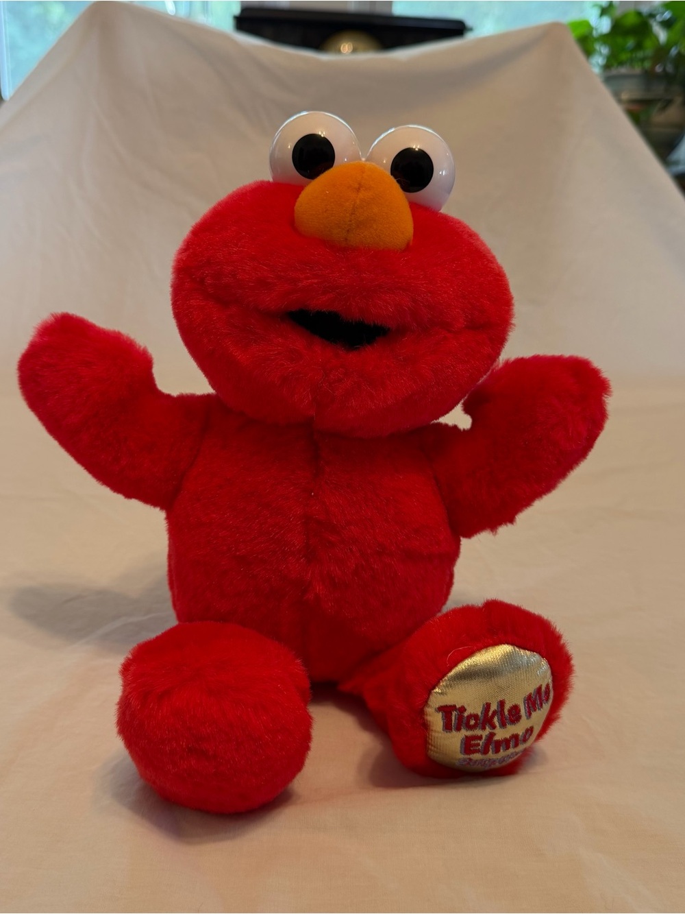 Tickle Me Elmo Surprise Vintage
2000 Laughing Shaking Plush
Children Toy Tested
